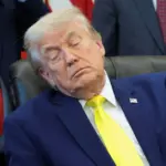Trump falls asleep again in the Oval Office. The video is viral