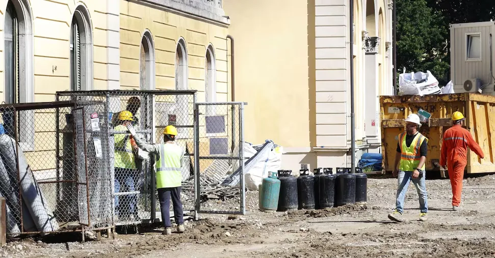 American Consulate, the investigation widens: the workers' manager also arrested