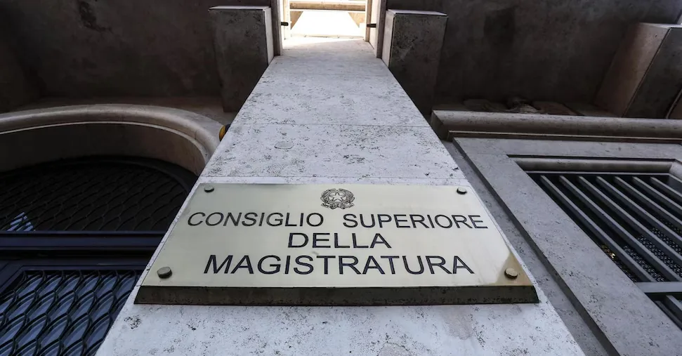 Il Csm prende tempo sugli obblighi di comunicazione degli uffici giudiziari
