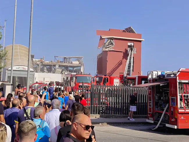 Messina, images of the collapsed building
