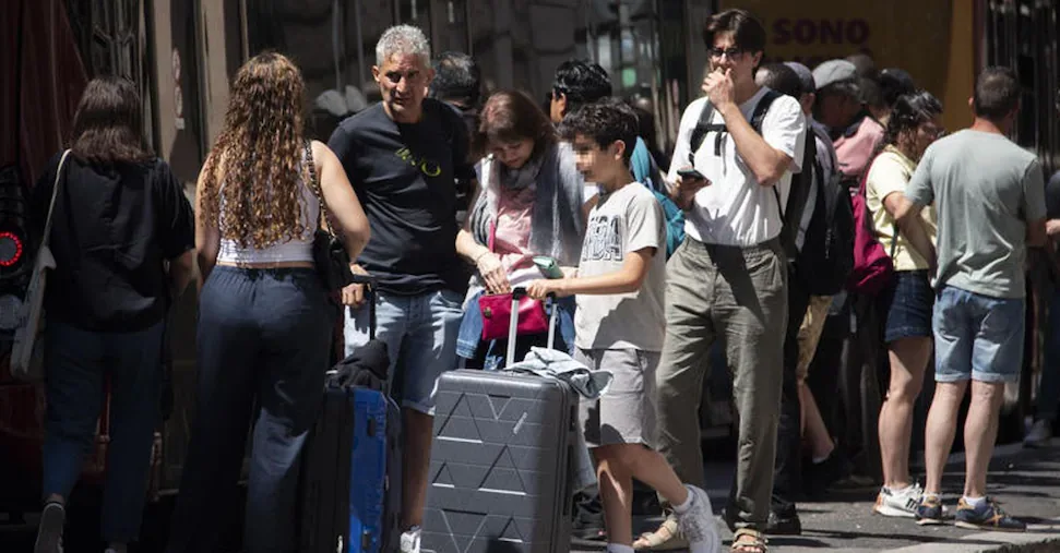 Summer holidays, a growing number of Italians giving up travel
