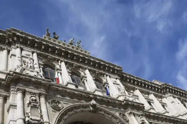 Tortura di Stato, le Sezioni unite decidono se è reato autonomo o un’aggravante