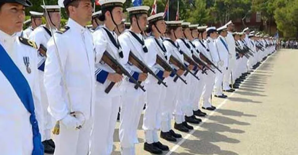 Over 16,000 Beretta machine guns from the Navy up for auction: decommissioned from arsenals, now looking for a ...