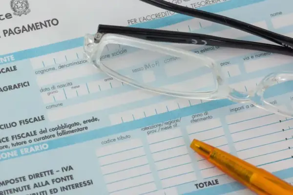 Dichiarazione redditi, in Italia un contribuente su quattro si fa aiutare da un professionista