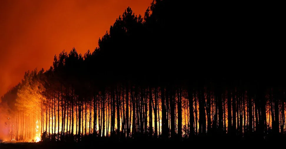 France: over 20,000 people evacuated after fire in Gironde