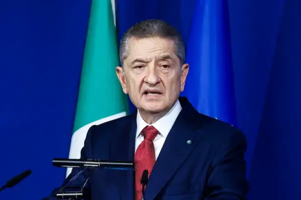 Banks, Panetta: «Mergers can strengthen the system». Giorgetti: the role of the government ...