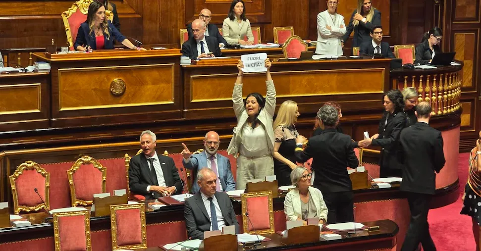 Delmastro, no from the Council to the request of the prosecutors to acquire the chats. M5s occupies the benches of the ...