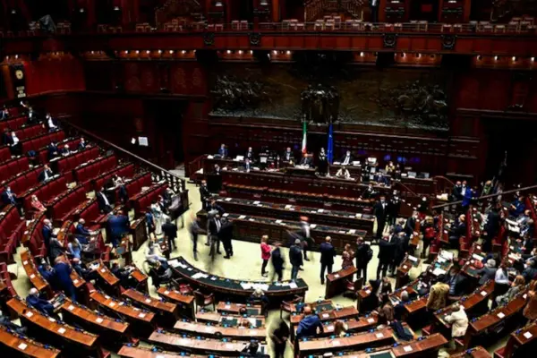 Electoral law: ok from Lega and Fi to preferences. Oppositions request secret ballot. Risk ...