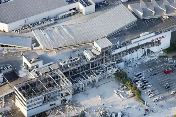 Japan, magnitude 7.1 earthquake: explosion in shopping mall, people trapped