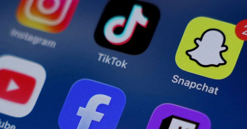 Facebook and Instagram down, reports also on WhatsApp: what is happening