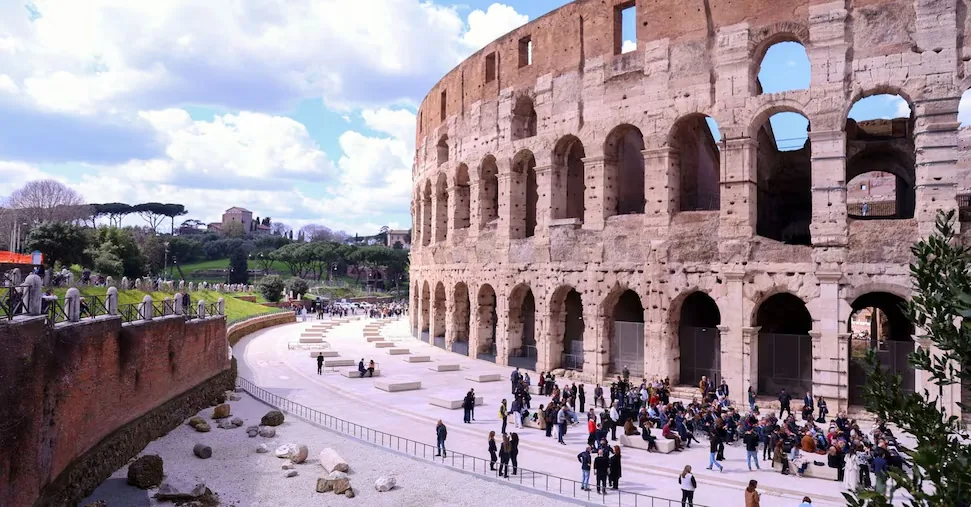 Affitti brevi, la stretta parte anche a Roma