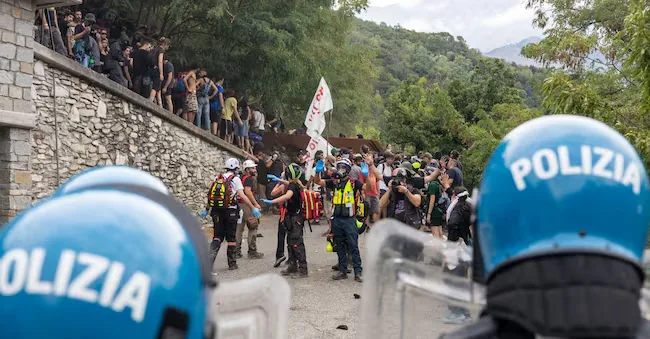 Clashes in Val di Susa, four alleged Black Bloc members stopped. Meloni's inspection...