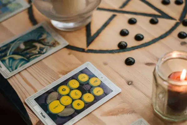 Tax authorities, the Avellino Finance Police discover a fortune teller working off the books and receiving citizenship income