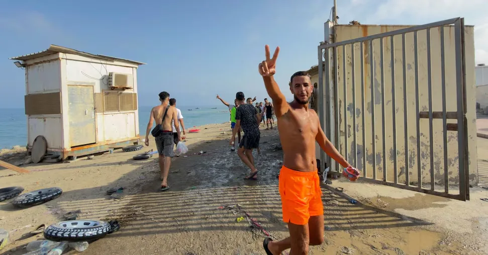 Emergency migrant situation in Ceuta, thousands arrived by swimming. Palazzo Chigi considers suspending Schengen