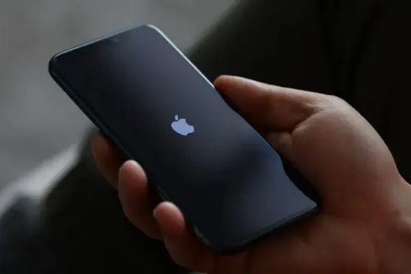 iPhone, la scarsa informazione sui rischi legati all’uso prolungato è risarcibile