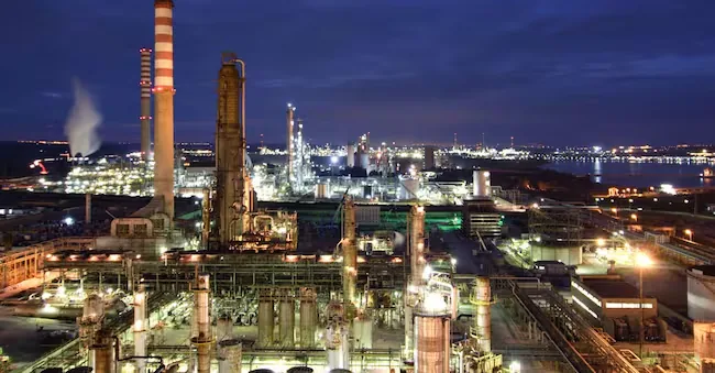 Isab industrial pole, Priolo Gargallo refinery (Imagoeconomica)