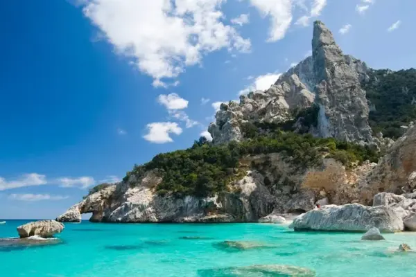 Sardinia, tourism soaring: «Lever for the island’s growth»