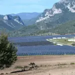 Fotovoltaico con pannelli a terra, legittimo il divieto di installazione in aree agricole