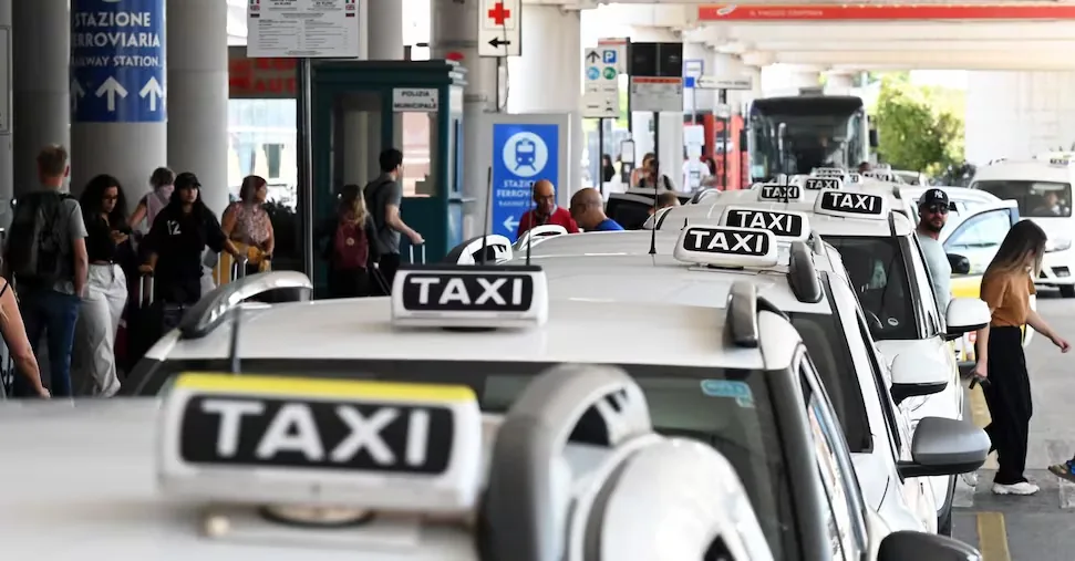 For taxis, a national single WhatsApp number with AI, the trial begins