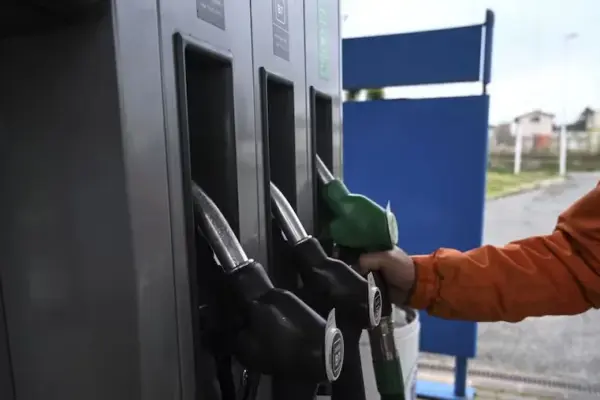 Diesel, almost 700 stations have raised prices after the excise cut. Another 2,500 have remained ...