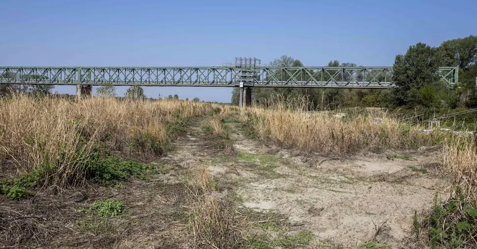 Drought emergency in the Po basin: water tankers for drinking water in Veneto, Lombardy, Piedmont and ...