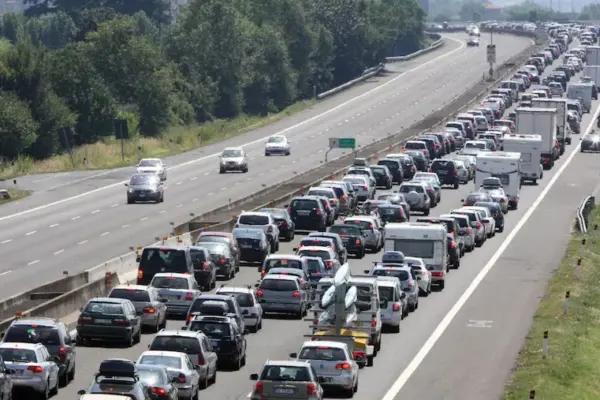 Summer holidays for 36 million Italians, first red-alert weekend