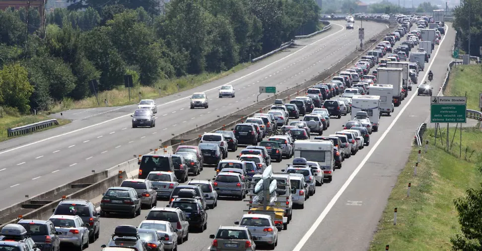 Summer holidays for 36 million Italians, first red-alert weekend