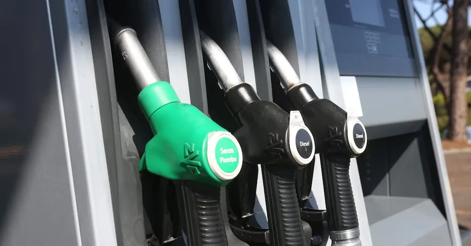 Diesel, record prices: exceeded the threshold of 2.2 euros per liter, here are the most expensive territories