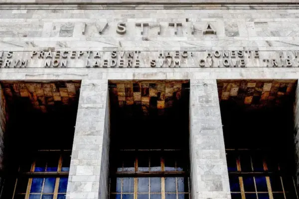 Fashion, the Milan prosecutor's office shines a spotlight on 11 more brands