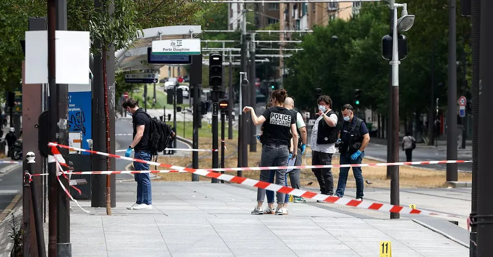 Paris, knife attack at Porte de Clichy: three women injured, two in critical condition