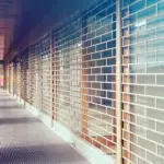 Commerce, fewer and fewer stores are opening: -45% compared to 2014