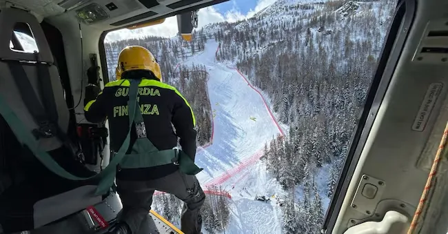 GUARDIA DI FINANZA GDF SOCCORSO ALPINO ELICOTTERO ELICOTTERI AGENTE AGENTI IMAGOECONOMICA