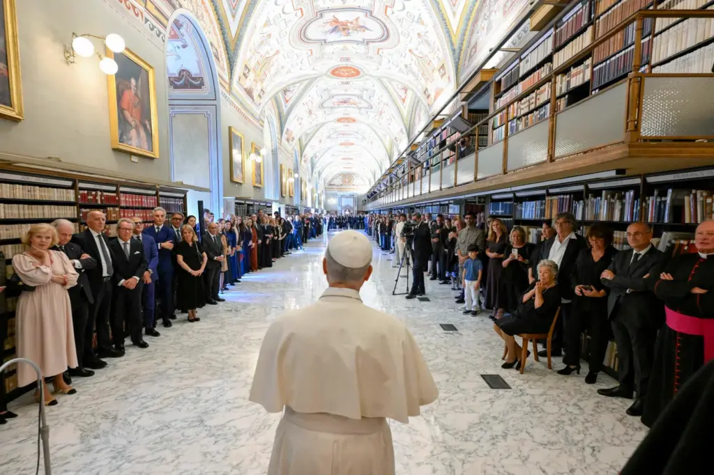 Water, "catastrophe and wonder": the new exhibition of the Vatican Library