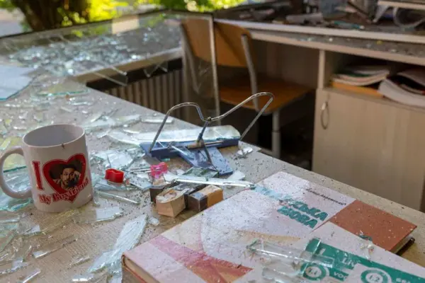 Ukraine, at least 12 injured in Russian raid on Kiev. A refinery in Russia hit
