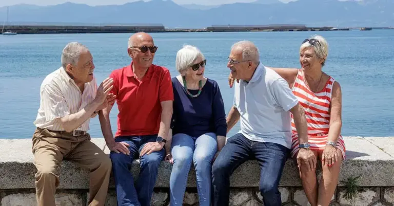 Durigon: retirement at 64 years for an audience of 80 thousand pensioners with contributions paid since 1996