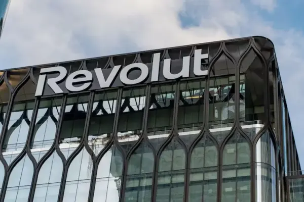 Revolut delivers data of 700 customers to scammers. The Italian trail