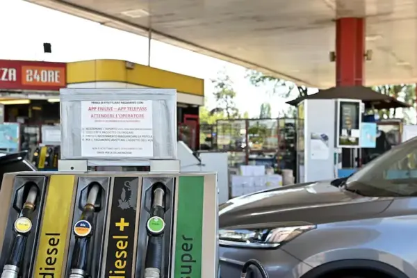 Diesel, discount reduced: from Friday excise cut by 12.2 cents. Then it will be halved