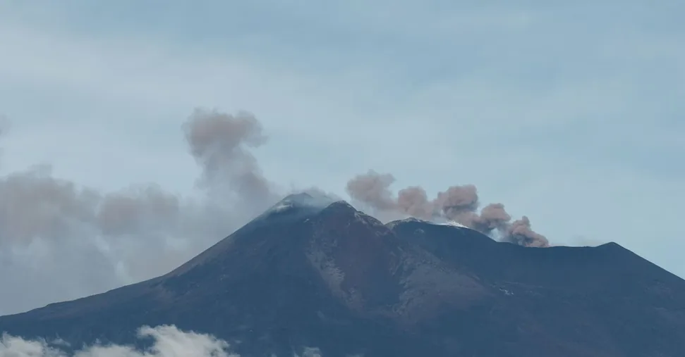 Ash emission from Etna, arrivals suspended at Catania airport
