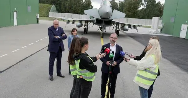 Defense, drone in Lithuania shot down by two Italian Eurofighter F-2000s. The rules of engagement of ...