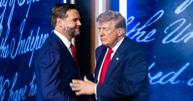 Donald Trump and Vice President JD Vance at the convention organized by the Republicans for the Midterm vote in Dallas, Texas EPA