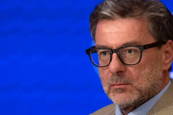 Giorgetti: «I hope for Italy a deficit below 3%. Extra profits, consensus will broaden»