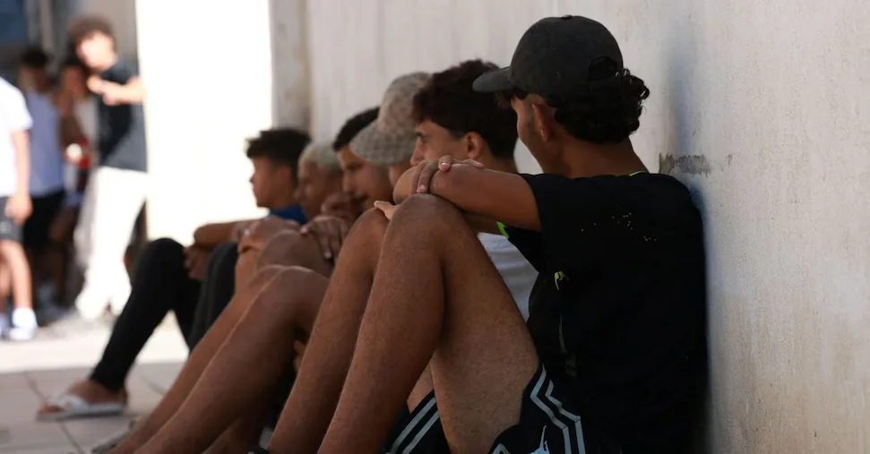 Migrants, Schengen block with Spain extended by 15 days. Interior Ministry: «The risk remains»