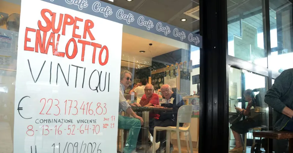 With the 6 at the Superenalotto of Lecco, the State immediately collects 44.6 million (like 4 days of discount on ...