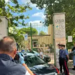Violence at school, in Rome 13-year-old student stabs teacher