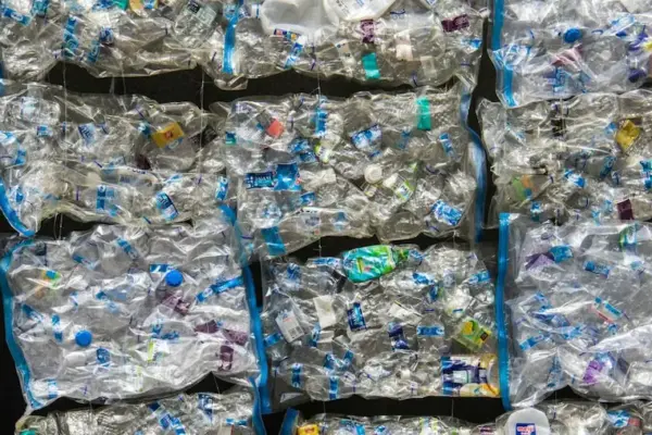 Plastic emergency, companies: "Collection at risk"
