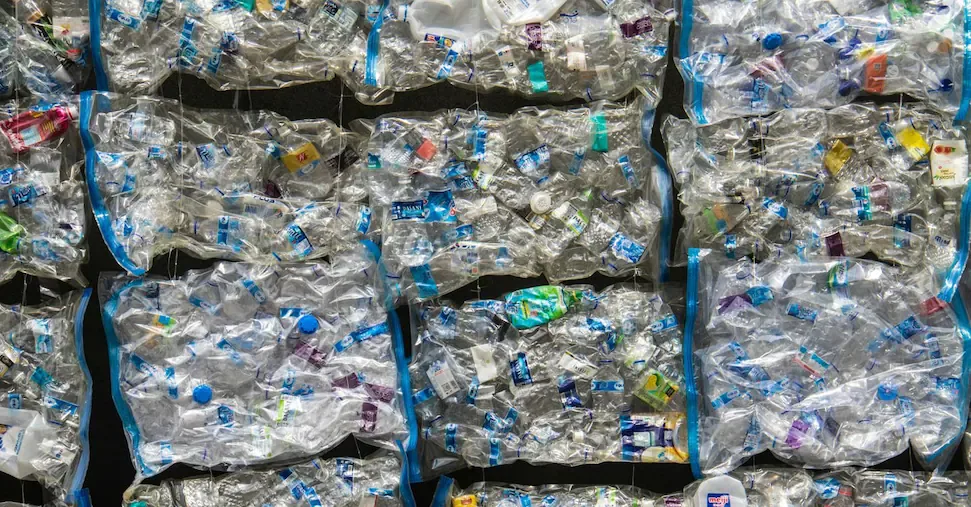 Plastic emergency, companies: "Collection at risk"