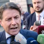 M5S, Conte: no to arms and rearmament. And he relaunches the negotiation shift on Ukraine: «The Europeans ...