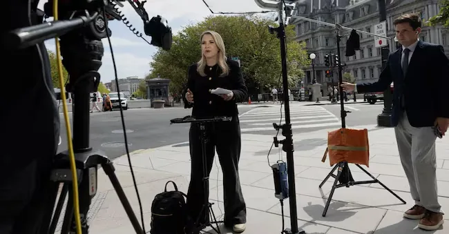 CNN correspondent Betsy Klein reports from the sidewalk in front of the White House after the President of the United States Donald Trump banned access to the White House in Washington, D.C., United States, to three major news outlets — CNN, MS NOW, and Politico — on September 19, 2026. REUTERS/Anna Rose Layden REUTERS
